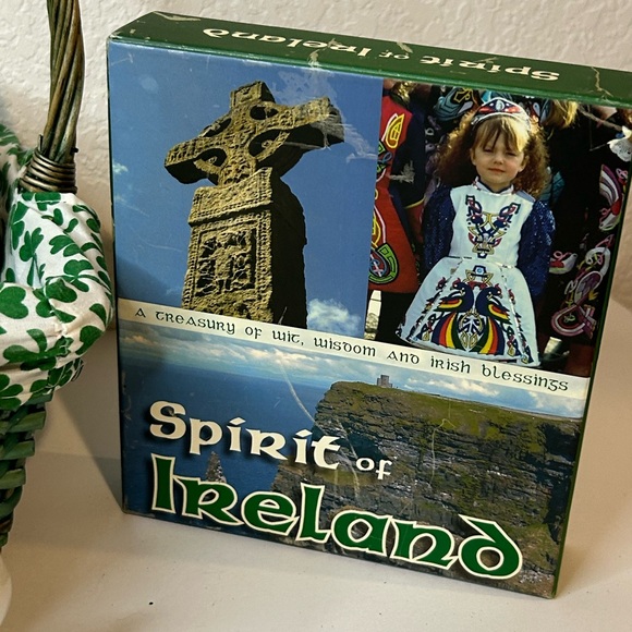 Vintage Irish Coffee set, porcelain transferware bowl, shamrock basket bundle - Picture 3 of 11